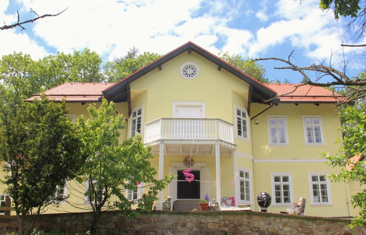 Lovecky Zamecek Pod Milesovkou Teplice Bagian luar foto