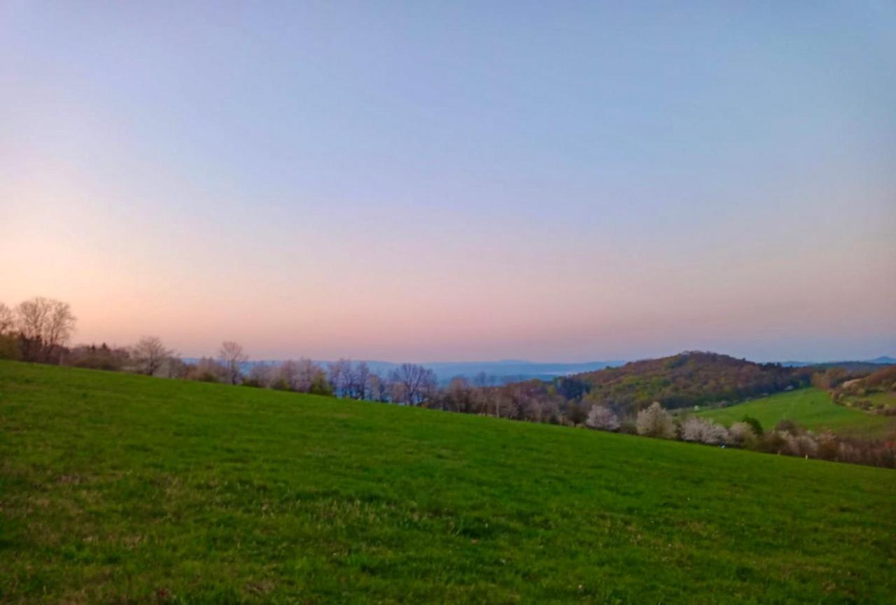 Lovecky Zamecek Pod Milesovkou Teplice Bagian luar foto